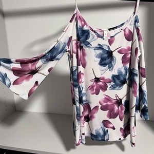 Off-the-Shoulder Floral Top Small